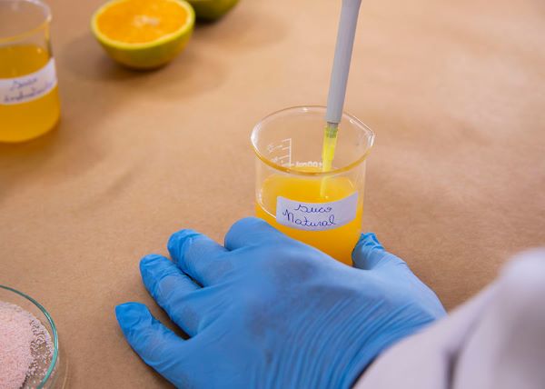 INOVAÇÃO ][ Sensor composto de nanomateriais detecta vitamina C de alimentos em segundos